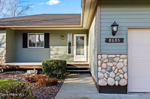 8685 N Rude St, Hayden, ID 83835