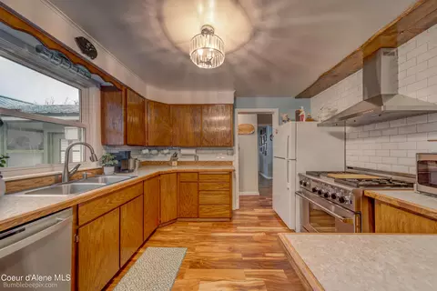 Kitchen - 122 E Mullan Ave, Kellogg, ID 83837 photo 2 of 6