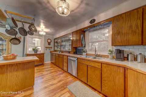 Kitchen - 122 E Mullan Ave, Kellogg, ID 83837 photo 4 of 6