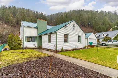 Exterior - 122 E Mullan Ave, Kellogg, ID 83837 photo 2 of 8