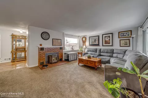 Living - 122 E Mullan Ave, Kellogg, ID 83837 photo 2 of 5