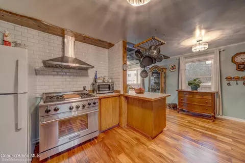 Kitchen - 122 E Mullan Ave, Kellogg, ID 83837 photo 3 of 6