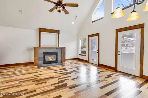 Living - 515 Bunker Ave #3, Kellogg, ID 83837 photo 3 of 5