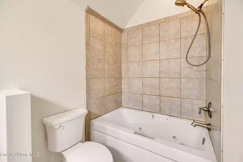 Bath - 515 Bunker Ave #3, Kellogg, ID 83837 photo 4 of 6