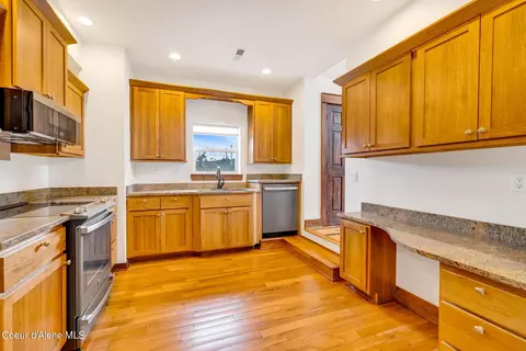 Kitchen - 515 Bunker Ave #3, Kellogg, ID 83837 photo 2 of 4