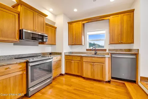 Kitchen - 515 Bunker Ave #3, Kellogg, ID 83837 photo 1 of 4