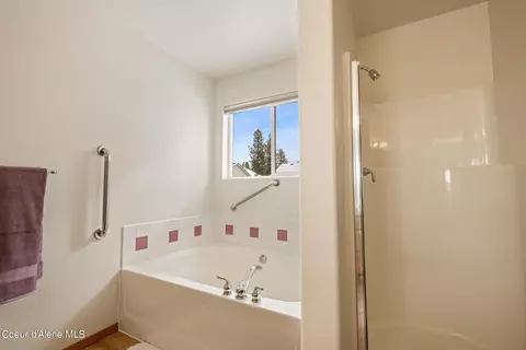Bath - 4580 E Weatherby Ave, Post Falls, ID 83854 photo 2 of 3