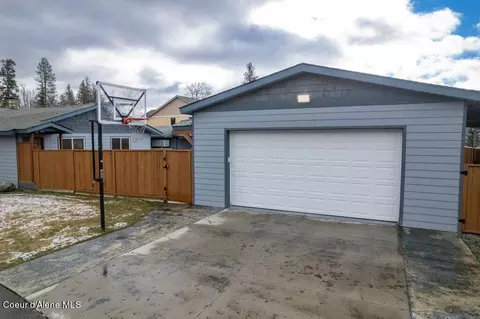 Exterior - 208 S 4th St, Dover, ID 83825 photo 7 of 8