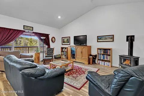 Living - 114 Blazing Saddle, Pinehurst, ID 83850 photo 1 of 3