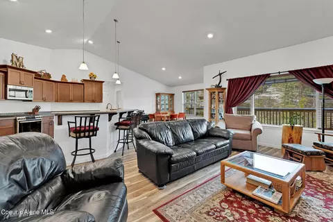 Living - 114 Blazing Saddle, Pinehurst, ID 83850 photo 3 of 3