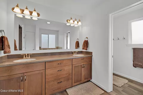 Bath - 114 Blazing Saddle, Pinehurst, ID 83850 photo 3 of 4