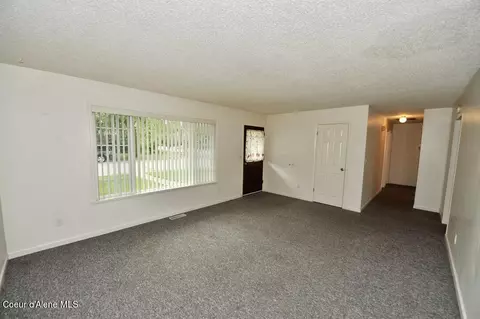 Living - 224 S 2nd Ave, Sandpoint, ID 83864 photo 1 of 2