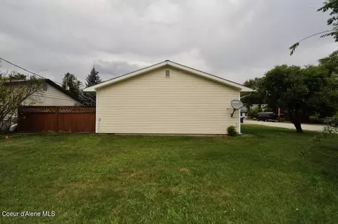 Exterior - 224 S 2nd Ave, Sandpoint, ID 83864 photo 5 of 13