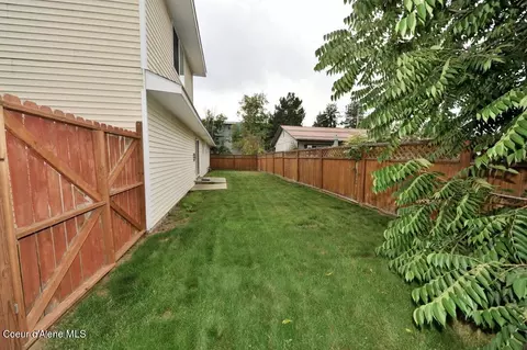 Exterior - 224 S 2nd Ave, Sandpoint, ID 83864 photo 9 of 13