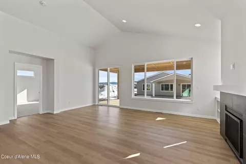 Living - 1268 E Percival Ave, Post Falls, ID 83854 photo 3 of 5