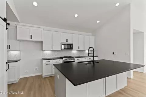 Kitchen - 1268 E Percival Ave, Post Falls, ID 83854 photo 3 of 4