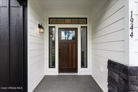 Entry Way - 1944 E Plaza Ct, Post Falls, ID 83854 photo 1 of 4