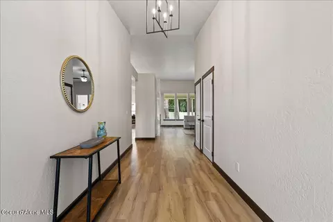Entry Way - 1944 E Plaza Ct, Post Falls, ID 83854 photo 2 of 4
