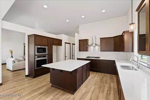 Kitchen - 1944 E Plaza Ct, Post Falls, ID 83854 photo 4 of 5