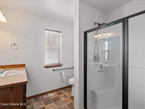 Bath - 8499 N Boysenberry Loop, Hayden, ID 83835 photo 1 of 3