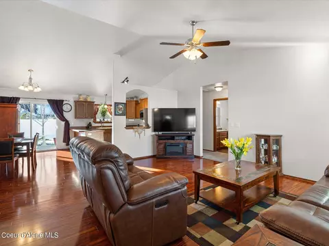 Living - 8499 N Boysenberry Loop, Hayden, ID 83835 photo 3 of 3