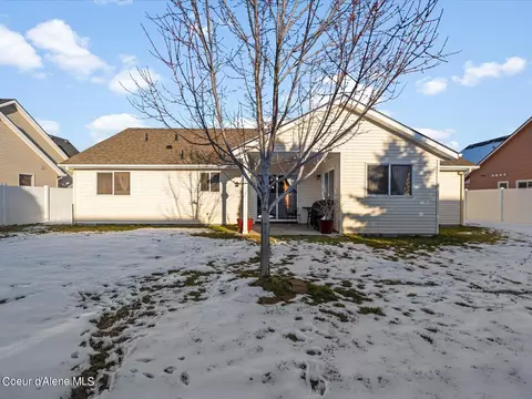 Exterior - 8499 N Boysenberry Loop, Hayden, ID 83835 photo 6 of 9