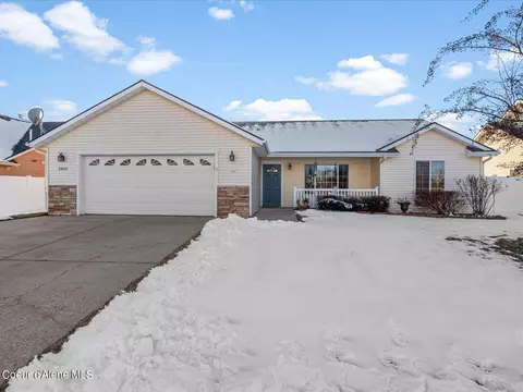 8499 N Boysenberry Loop, Hayden, ID 83835