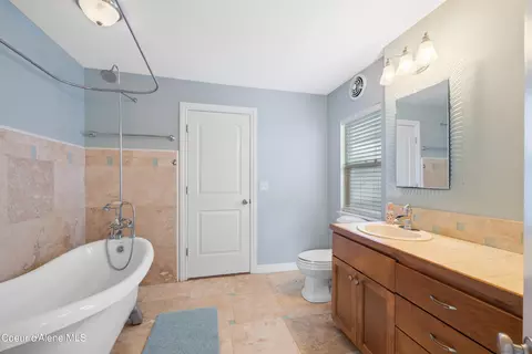 Bath - 127 Kellogg Ave, Kellogg, ID 83837 photo 3 of 3