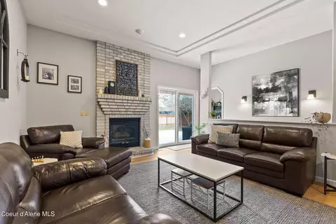 Living - 3211 E 65th Ave, Spokane, WA 99223 photo 1 of 6