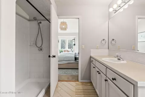 Bath - 3211 E 65th Ave, Spokane, WA 99223 photo 1 of 3