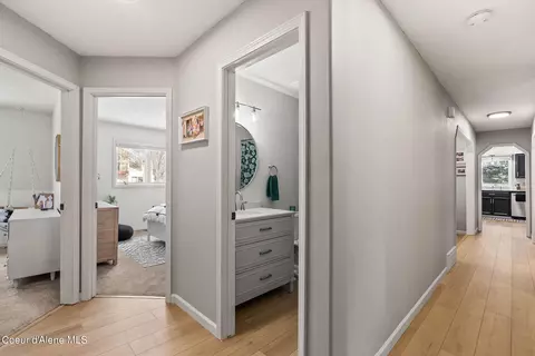 Entry Way - 3211 E 65th Ave, Spokane, WA 99223 photo 1 of 1