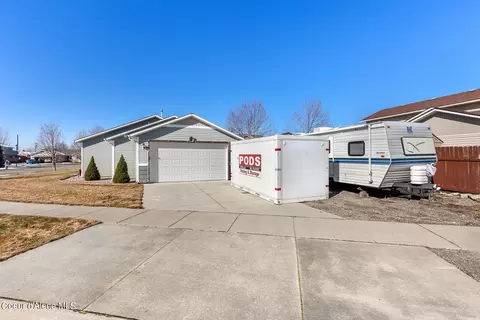 Exterior - 2130 E Decaro Loop, Post Falls, ID 83854 photo 5 of 6