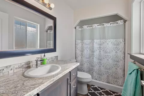 Bath - 2130 E Decaro Loop, Post Falls, ID 83854 photo 1 of 2