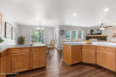 Kitchen - 5074 E Shoreline Dr, Post Falls, ID 83854 photo 4 of 4