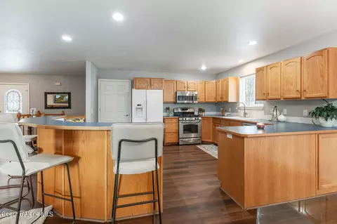 Kitchen - 5074 E Shoreline Dr, Post Falls, ID 83854 photo 1 of 4