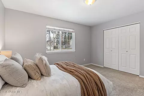 Bedroom - 5074 E Shoreline Dr, Post Falls, ID 83854 photo 4 of 8