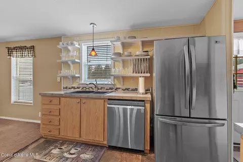 Kitchen - 7284 E Forest View Rd, Athol, ID 83801 photo 3 of 4