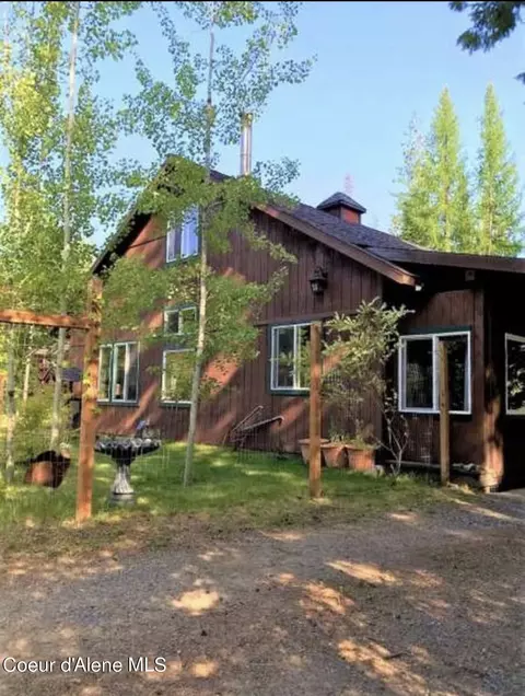 631 Copper Ridge Rd, Sagle, ID 83860