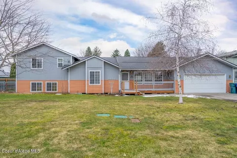378 E Dakota Ave, Hayden, ID 83835