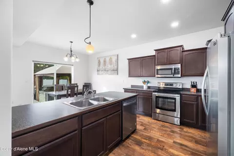 Kitchen - 1692 E Warbler Ln, Post Falls, ID 83854 photo 3 of 4