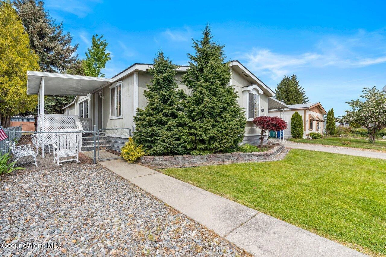 1624 W Dartmouth Cir  