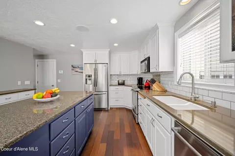 Kitchen - 3019 E Rivercrest Dr, Post Falls, ID 83854 photo 3 of 6