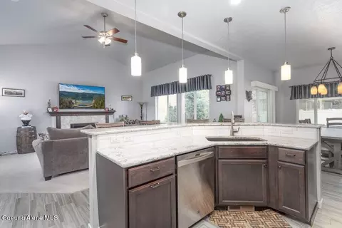 Kitchen - 4655 E Fennec Fox Ln, Post Falls, ID 83854 photo 6 of 7