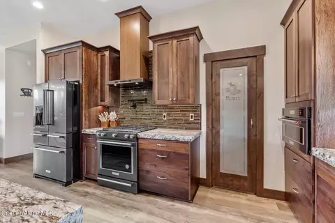 Kitchen - 8221 E Scout Trail Rd, Athol, ID 83801 photo 3 of 5