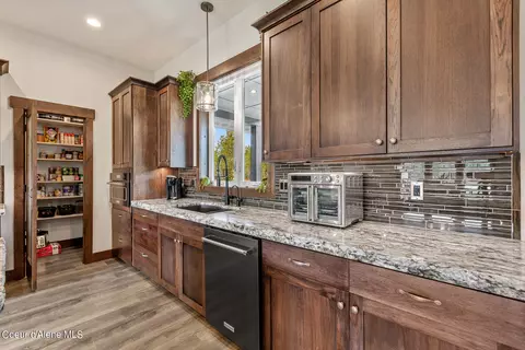Kitchen - 8221 E Scout Trail Rd, Athol, ID 83801 photo 4 of 5