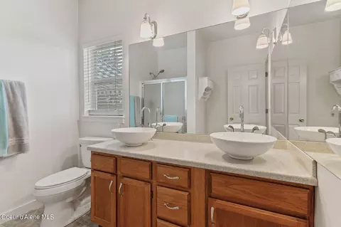Bath - 4156 E Lupin Ln, Athol, ID 83801 photo 4 of 4