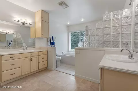 Bath - 4156 E Lupin Ln, Athol, ID 83801 photo 1 of 4