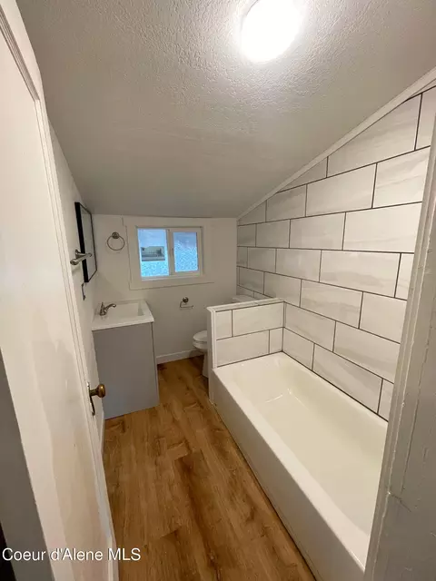 Bath - 108 Union, Silverton, ID 83867 photo 3 of 3
