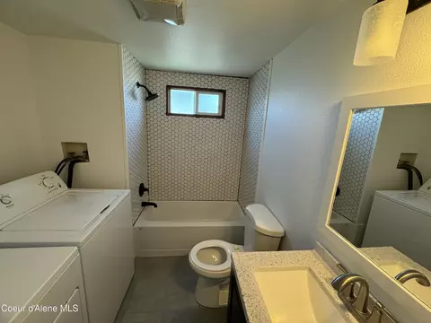 Bath - 3252 W Peery Loop, Post Falls, ID 83854 photo 1 of 1