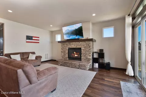 Living - 3671 N Cyprus Fox Loop, Post Falls, ID 83854 photo 6 of 6